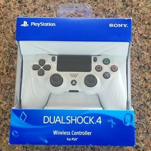 PS4 WIRELESS CONTROLLER